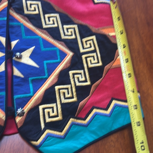 Colorful Geometric Pattern Vest - Picture 6 of 9